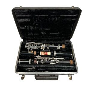 Vintage Bundy Bb Clarinet w Hard Case Student Beginner Band Orchestra Instrument